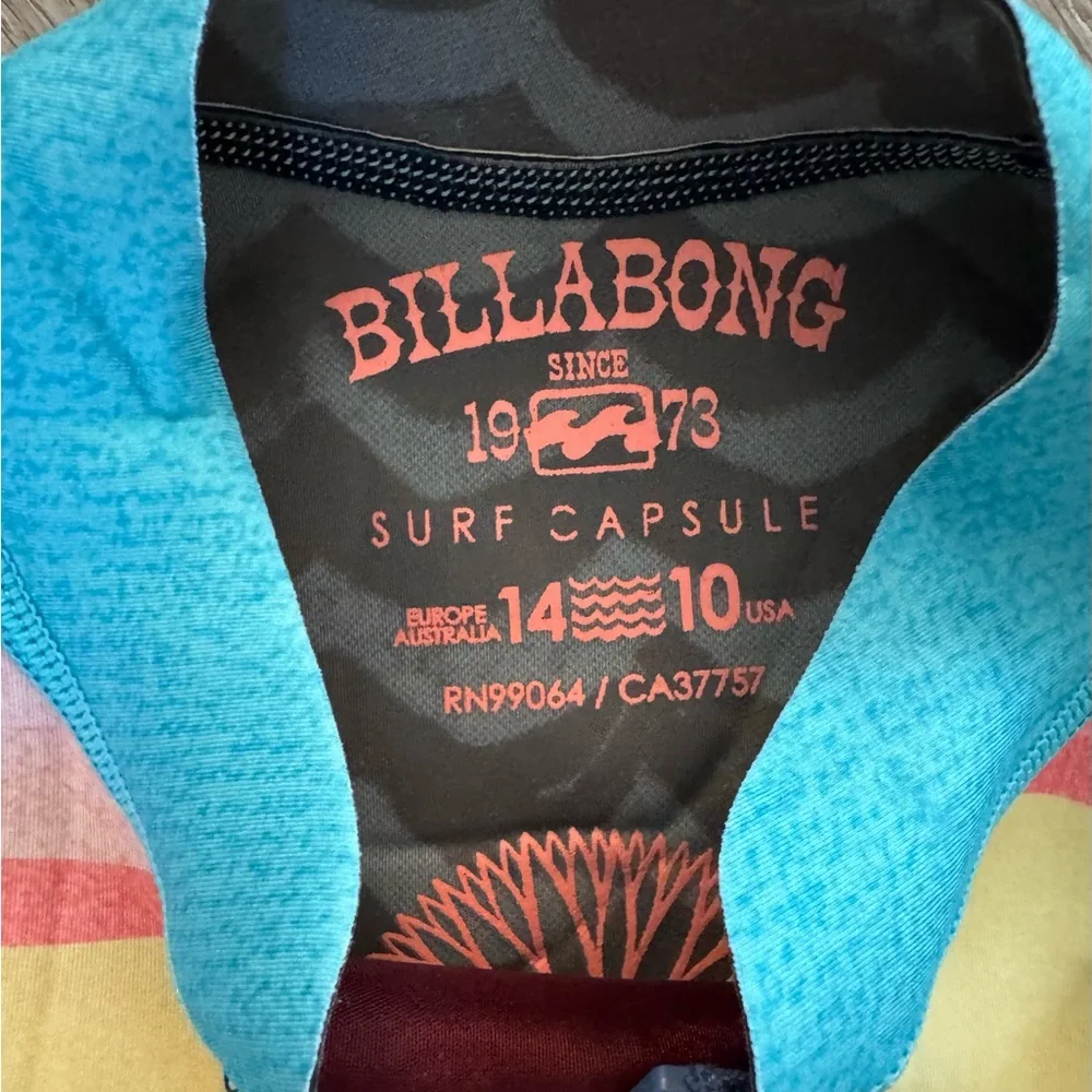 Billabong Surf Capsule Peeky Jacket Rashguard in Blue/Pink Multi - Picture 7 of 8